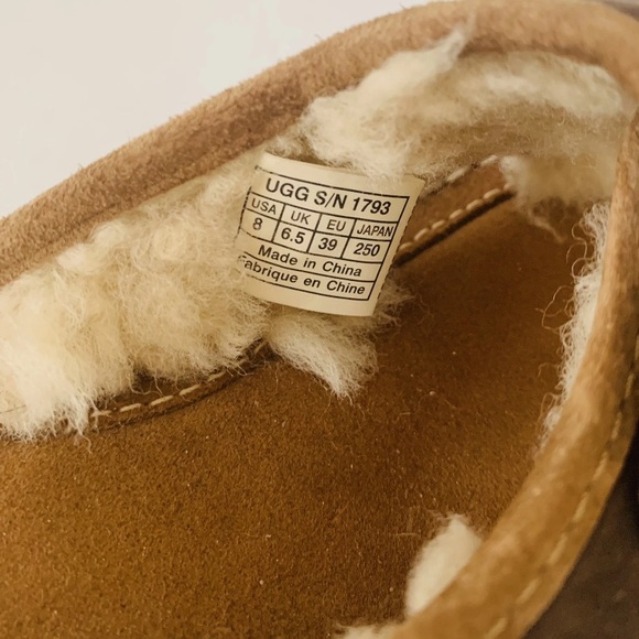 UGG Brown Suede Sandals 
Shearling Lined Women Size 8 Granolacore Cabincore - Picture 8 of 9